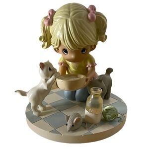 Precious Moments My Heart Is Covered In Paw Prints 343L Cat Figurine 2010